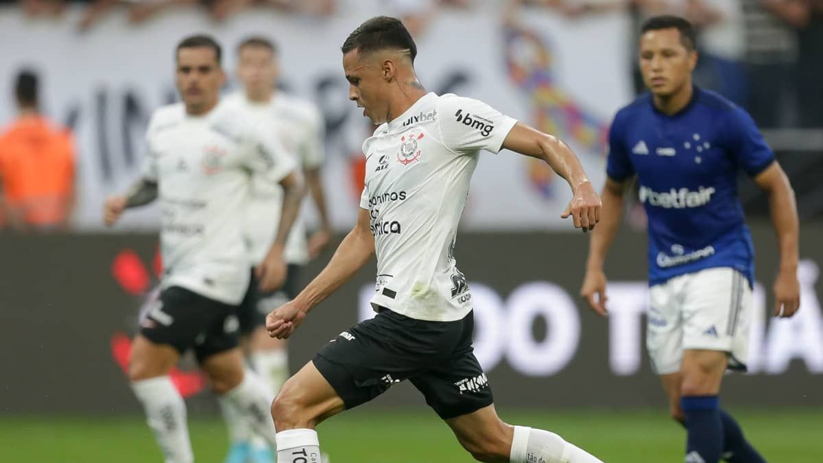 Jovem da base deve ser titular do Corinthians contra o Argentinos Juniors