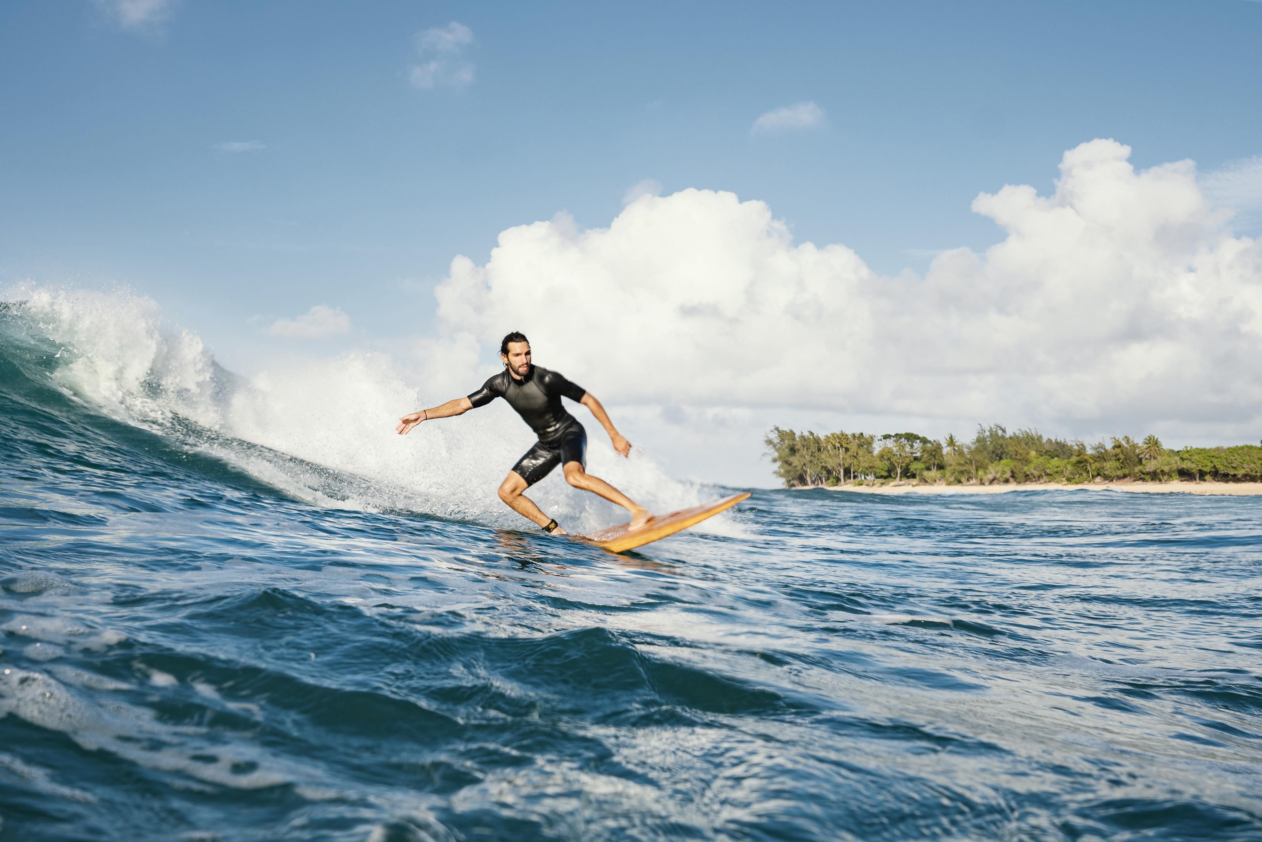 Como burpees e flexões ajudam a ficar em pé na prancha de surf mais rápido