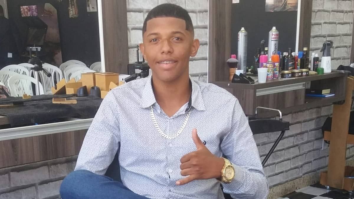 Barbeiro é morto a tiros enquanto cortava cabelo de cliente no interior de Minas