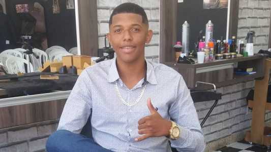 Jovem tinha 24 anos e era sócio-proprietário de uma barbearia no Centro de Nanuque