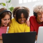 Quase 50% dos jovens gostaria de viver em um mundo sem internet, diz estudo