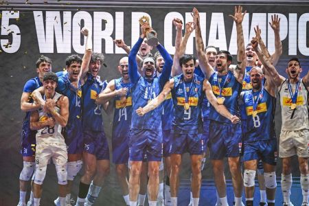 Jogadores da Itália celebram título do Mundial Masculino de Vôlei 2025