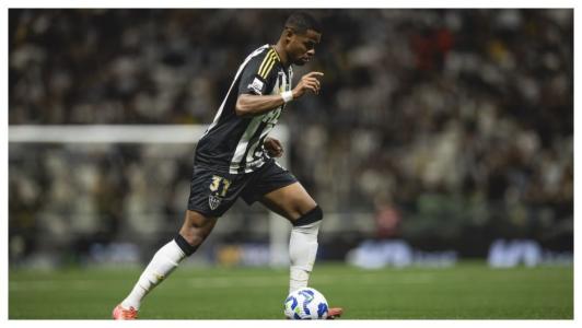 Júnior Santos na partida contra o Grêmio, neste domingo (17), pela 20ª rodada do Campeonato Brasileiro