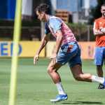 Larcamón explica por que Dinenno não foi titular do Cruzeiro contra o Tombense
