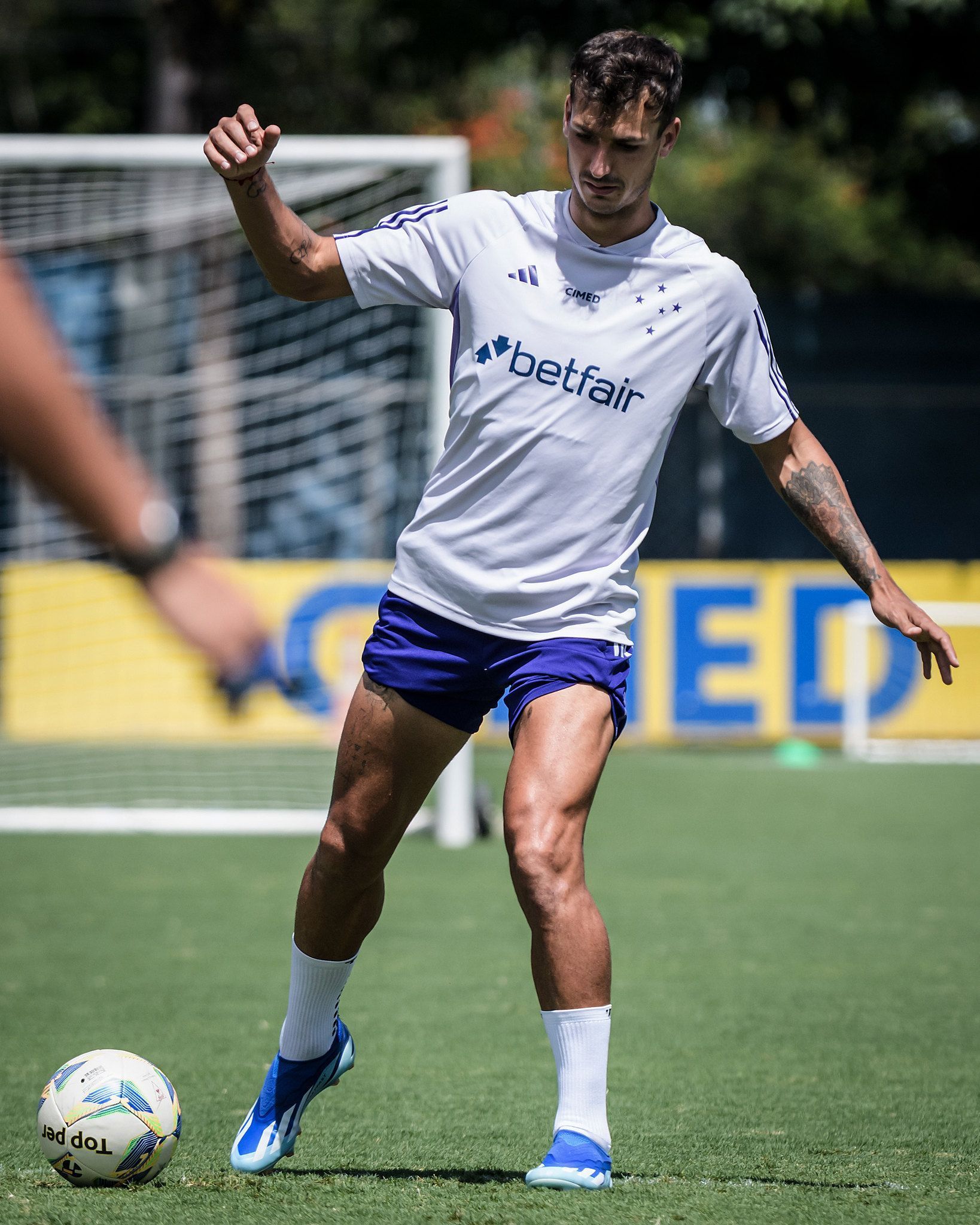 Artilheiro do Cruzeiro se anima com 'faro de gol' e projeta evolução