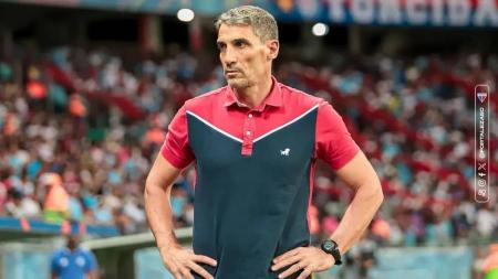 Juan Pablo Vojvoda tem contrato com o Fortaleza até o fim de 2024