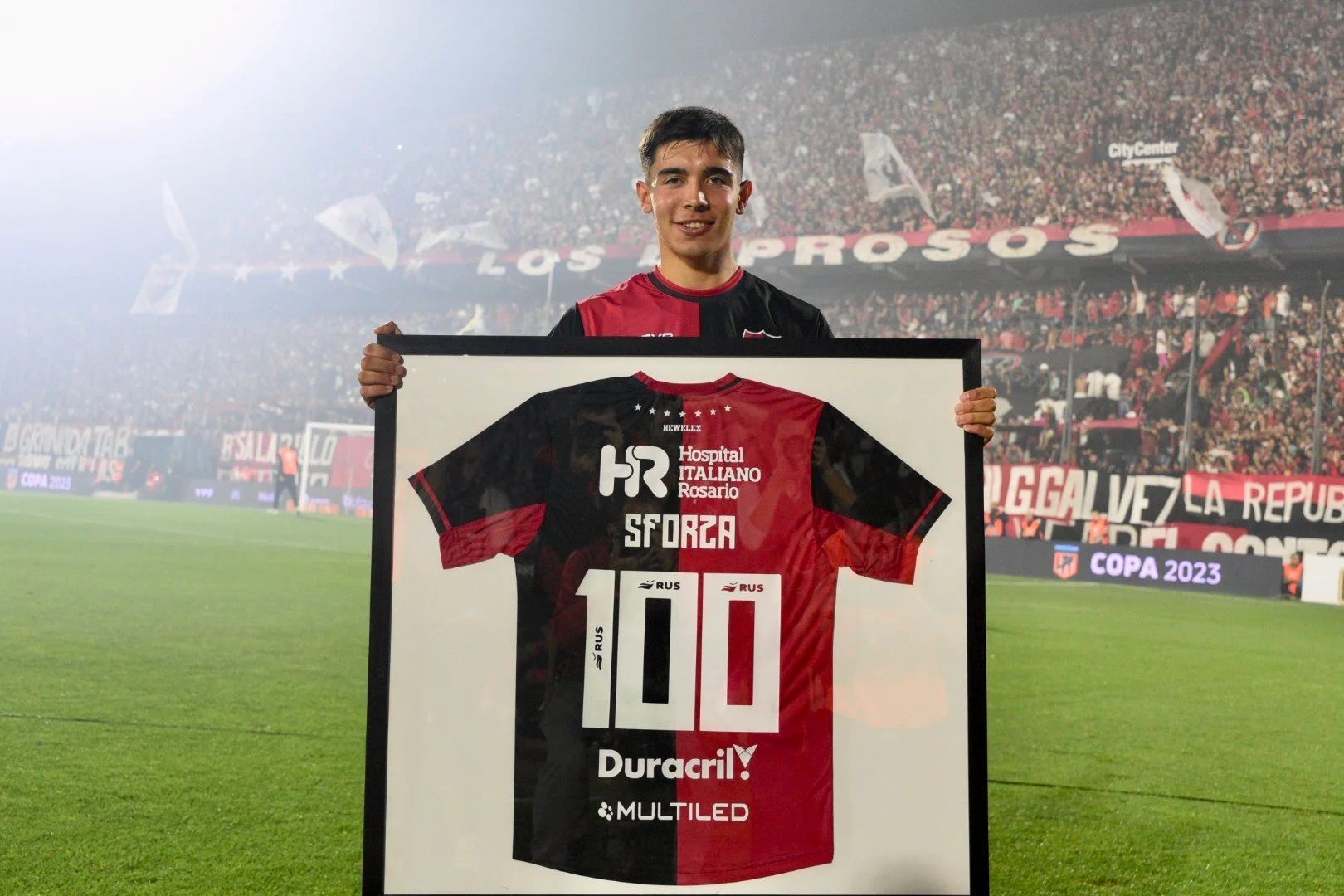 Vasco encaminha a contratação de Juan Sforza e espera argentino até o fim do mês
