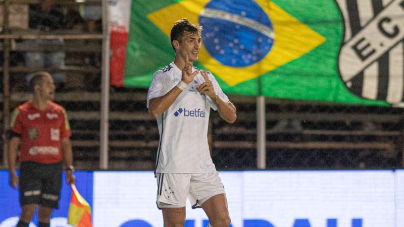 Cruzeiro inicia temporada com bons números ofensivos e destaque para Dinenno