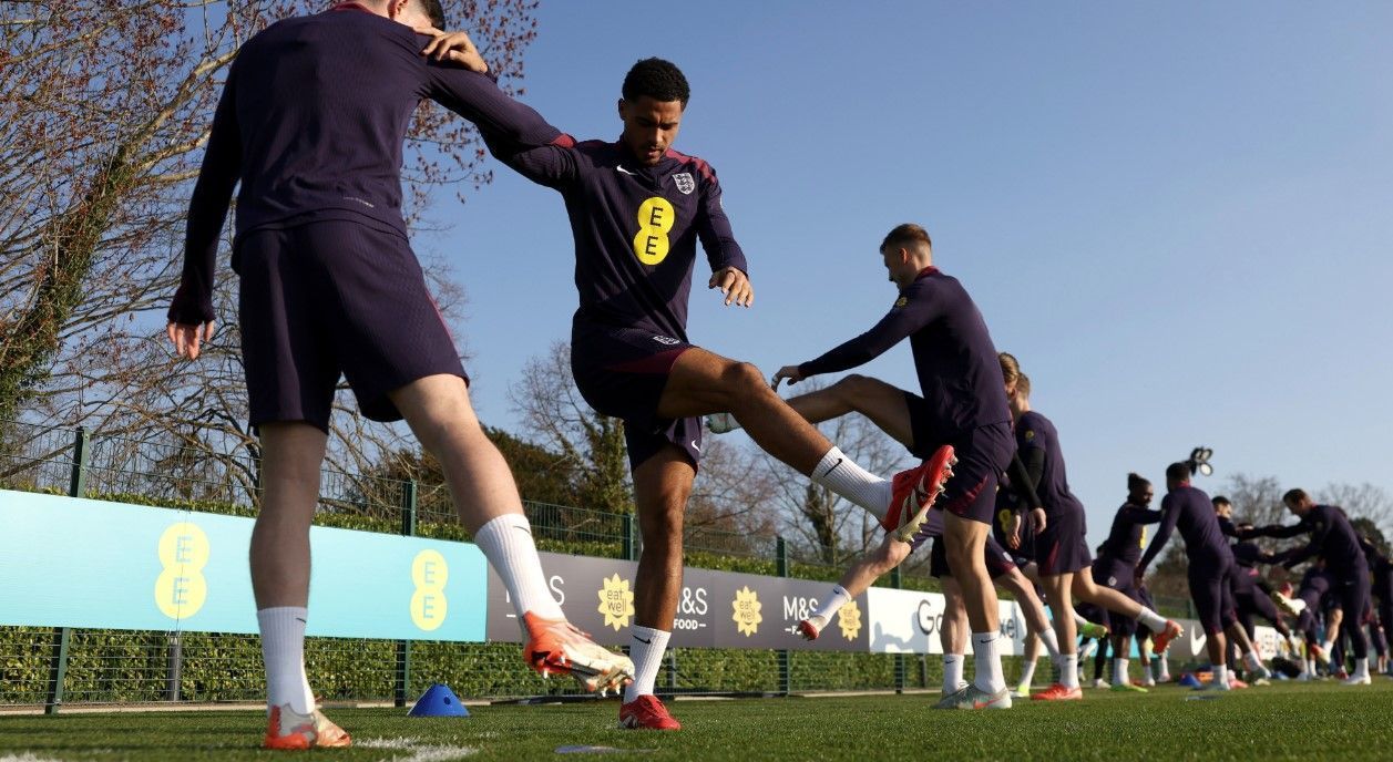 Inglaterra x Letônia: horário e onde assistir ao vivo pelas Eliminatórias