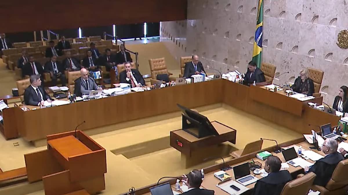 STF forma maioria para condenar primeiro réu pelos atos de 8 de janeiro