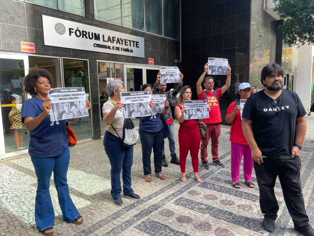 Justiça adia julgamentos envolvendo feminicídio e de golpista que se passa por mulher