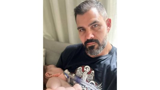 Juliano Cazarré com a filha Maria Guilhermina