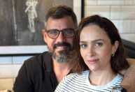 Esposa de Juliano Cazarré fala sobre ex-babá que a processou: 'Portas fechadas'