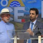 Vaiado em evento com Lula, prefeito de Mariana critica valor reservado para a cidade em novo acordo