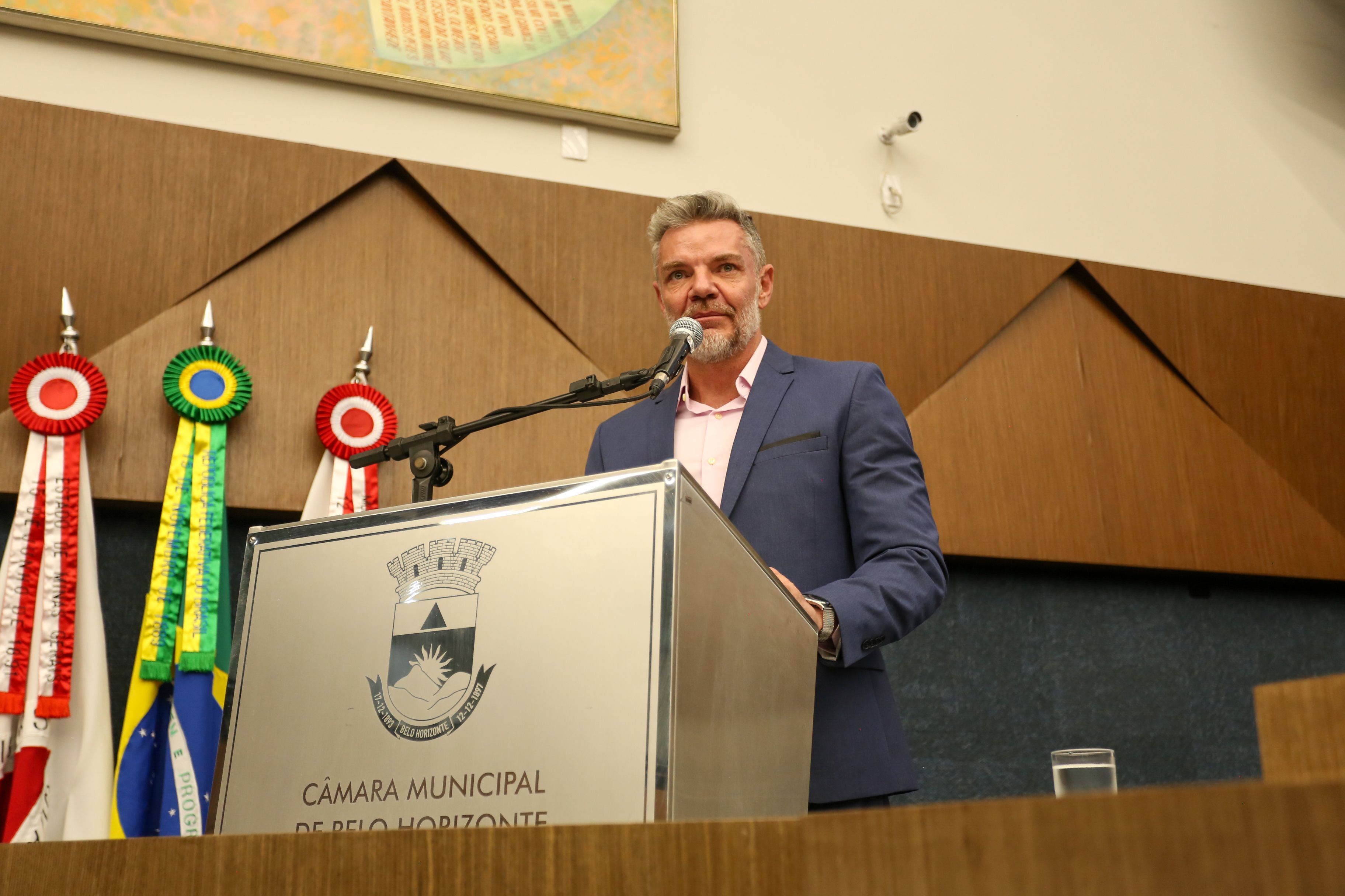 Juliano Lopes (Podemos) é eleito presidente da Câmara Municipal de BH