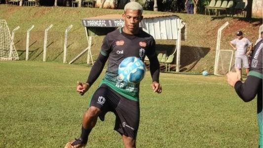 Júlio, atacante do Maringá