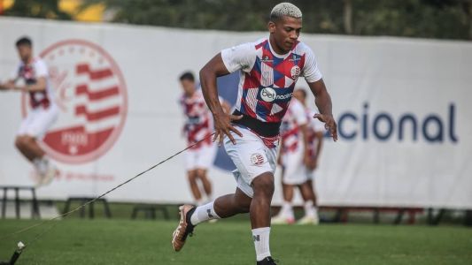 Júlio, atacante do Náutico