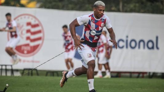 Júlio, atacante do Náutico