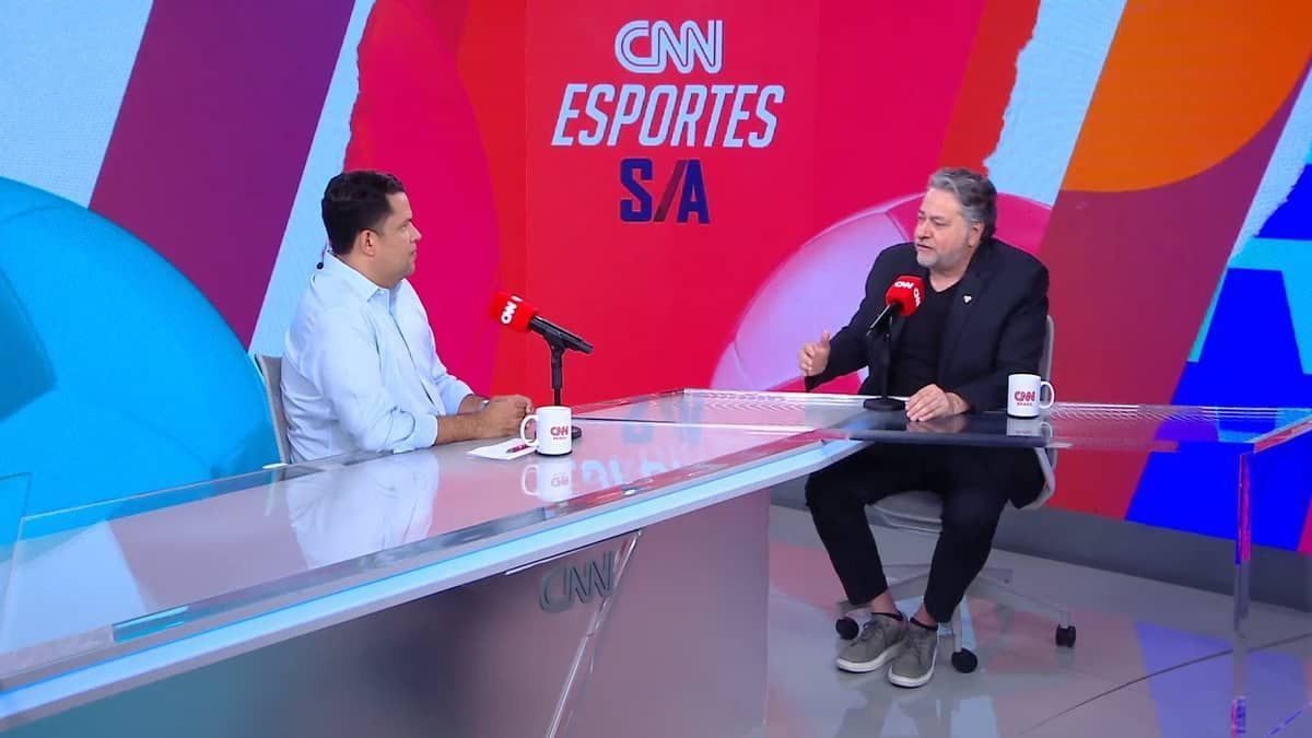 'Seleção do Dorival veste preto, vermelho e branco', diz presidente do São Paulo à CNN