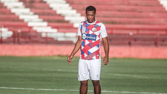 Júlio foi emprestado pelo Náutico ao Maringá