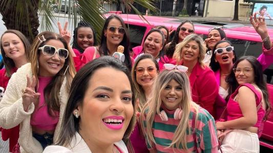 Júnia Pinheiro reuniu 13 mulheres para ver Barbie no cinema