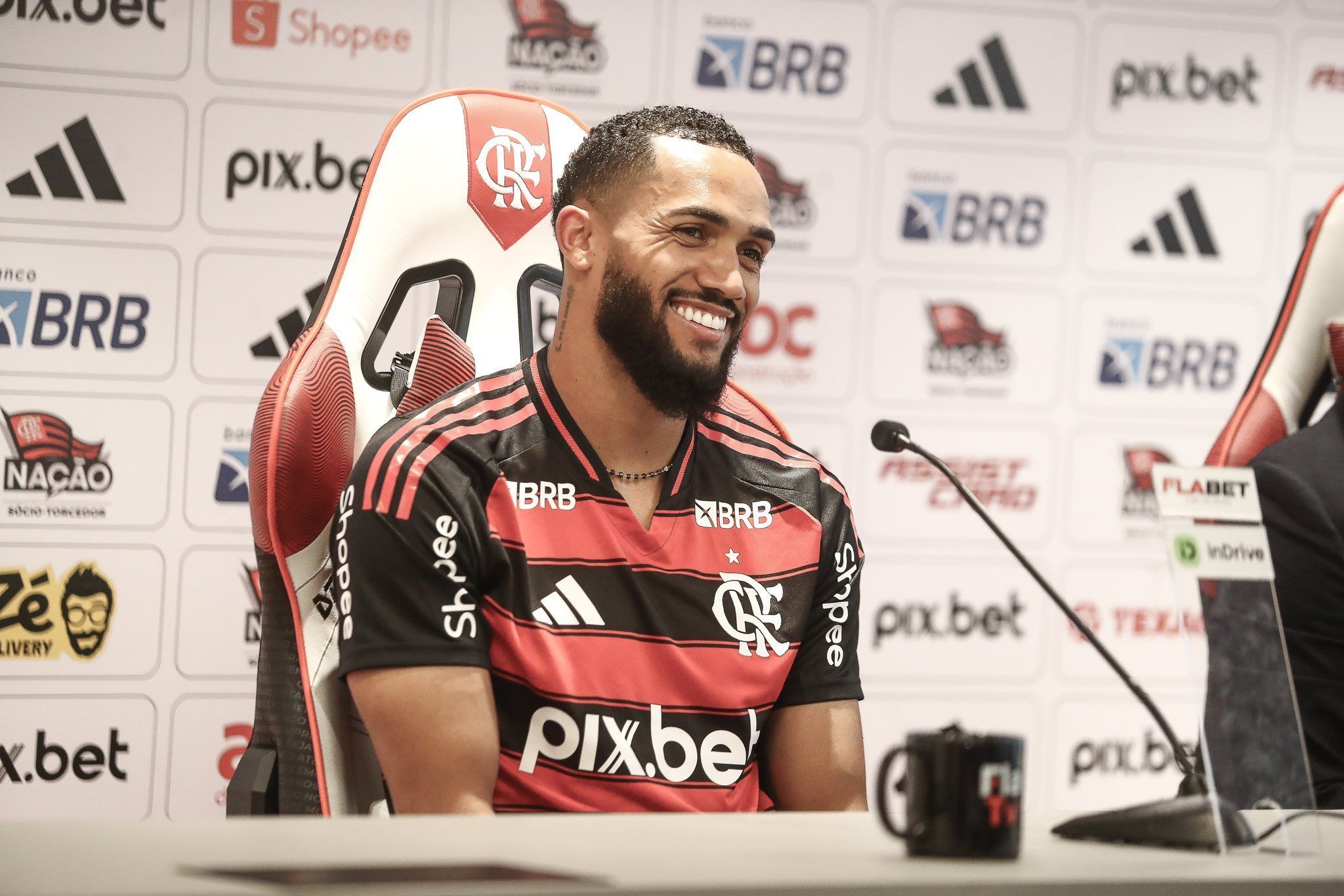 Reforço do Flamengo, Juninho evita comparações com ídolo que foi para o Cruzeiro