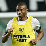 Quanto falta para Juninho se tornar o jogador com mais partidas pelo América na história