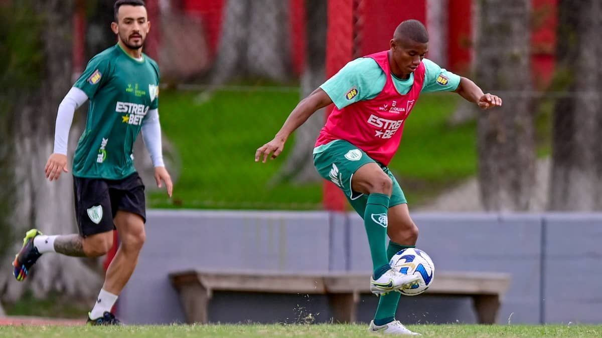 América: lista de relacionados para enfrentar o Defensa y Justicia tem novidades e ausência de Arthur
