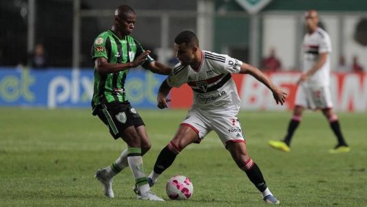 Juninho (esq), do América, e Alisson (dir), do São Paulo