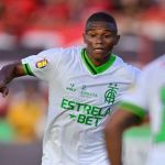 Juninho diz reconhecer limitações técnicas mas alega não estar acomodado