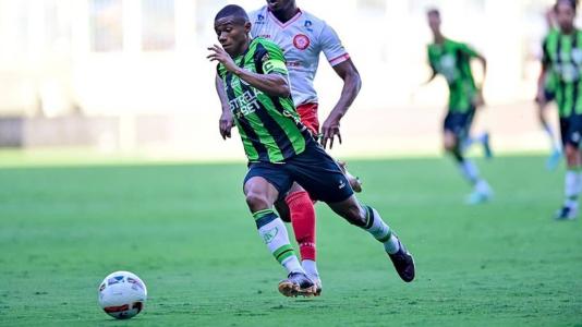 Juninho foi um dos destaques do América mais uma vez