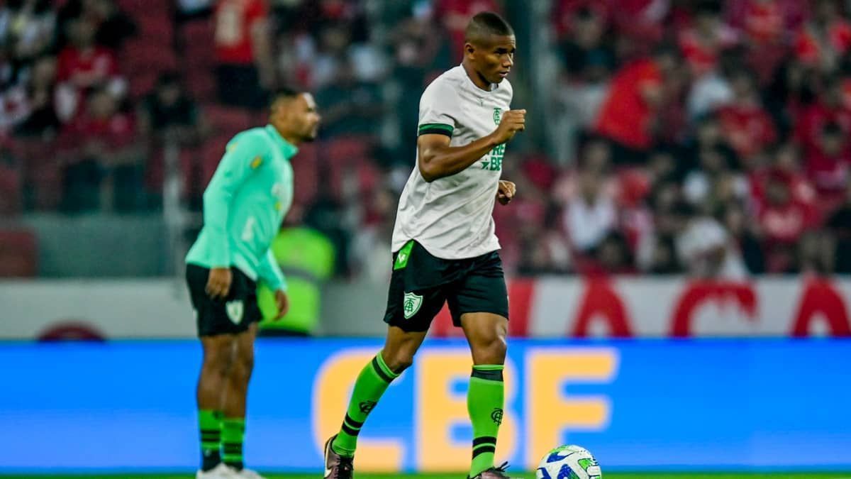 América: Juninho revela alívio e projeta 'divisor de águas' após classificação na Copa do Brasil