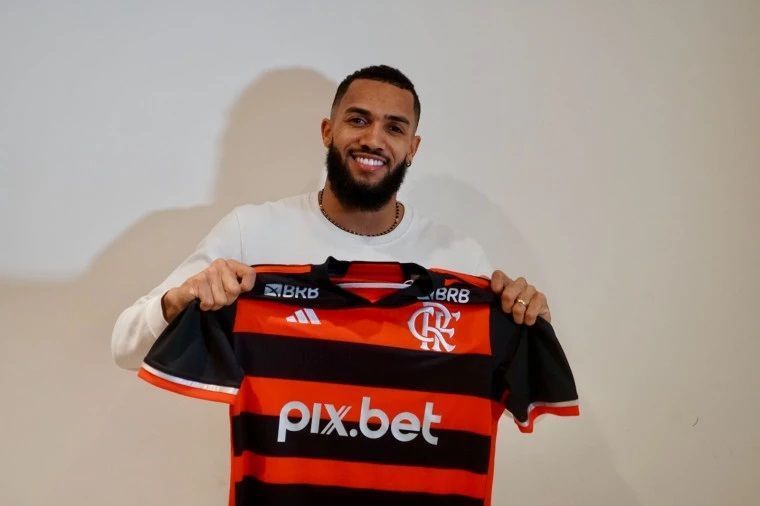 Juninho é anunciado como o primeiro reforço do Flamengo para 2025