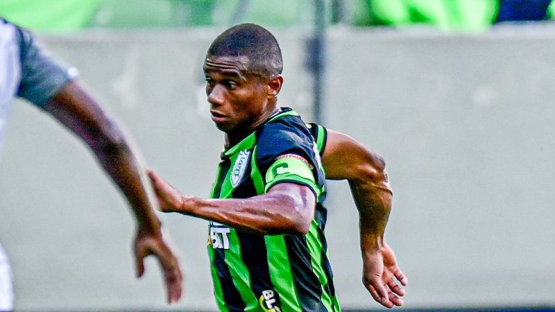 Após 400 jogos pelo América, Juninho entra para lista seleta das Séries A e B