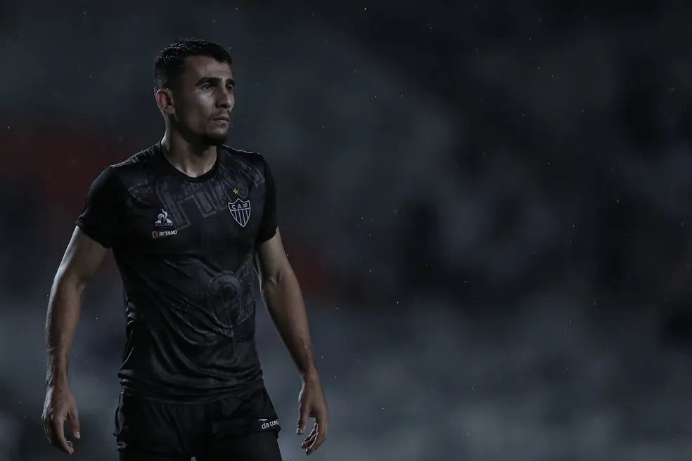 Vasco negocia com ex-zagueiro do Atlético, que deseja deixar a Rússia