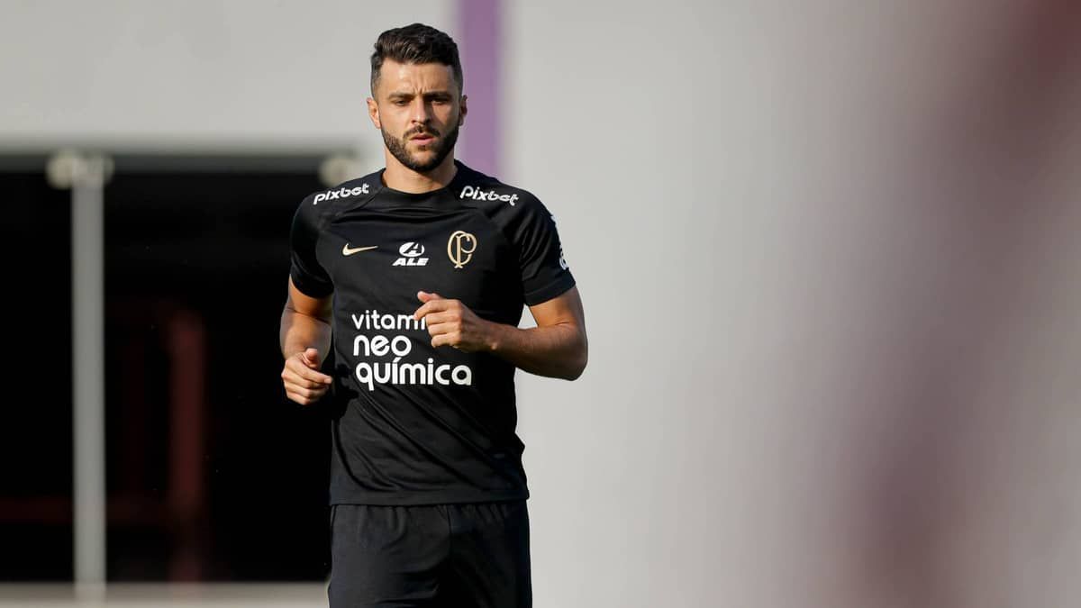 Júnior Moraes afirma que tem 12 salários a receber do Corinthians