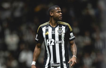 Júnior Santos dificilmente voltará a atuar nesta temporada