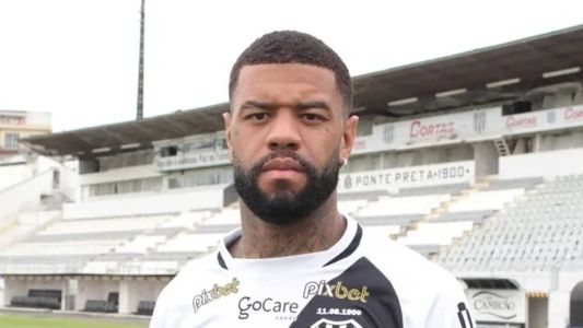 Júnior Tavares defende a Ponte Preta na Série B