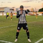 Ex-atacante do América revela doença degenerativa da esposa e faz apelo à Anvisa