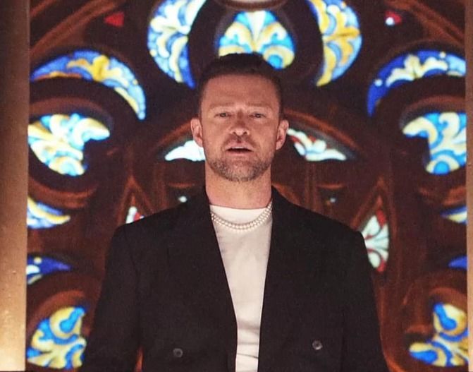 Polícia divulga foto de Justin Timberlake preso, nos EUA