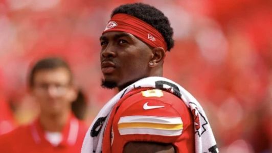 Justyn Ross está suspenso das atividades do Chiefs