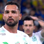 Como Gilberto, ex-Cruzeiro, reagiu à recepção no retorno ao Mineirão