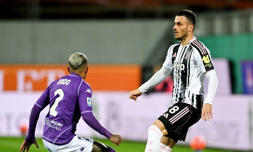Juventus cede empate à lanterna Fiorentina, mas segue invicto com novo técnico