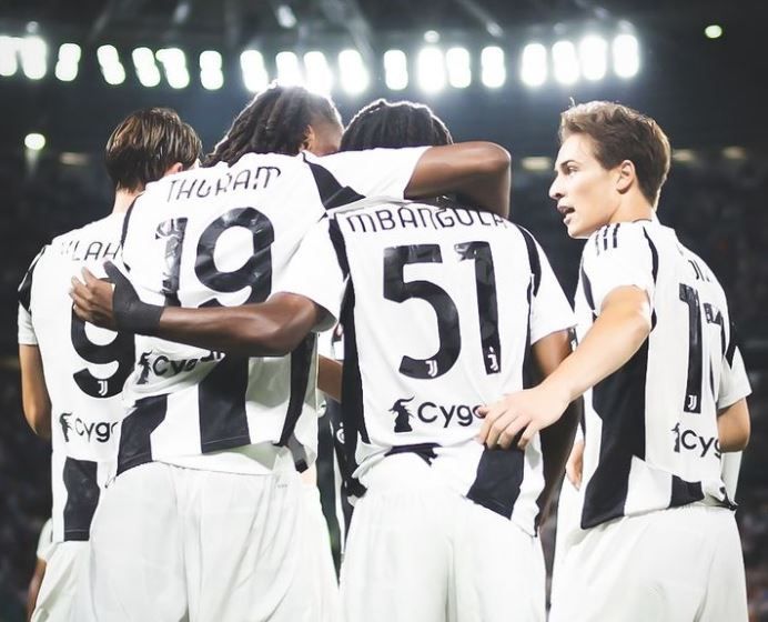 Juventus bate Como pelo Campeonato Italiano na estreia de Thiago Motta
