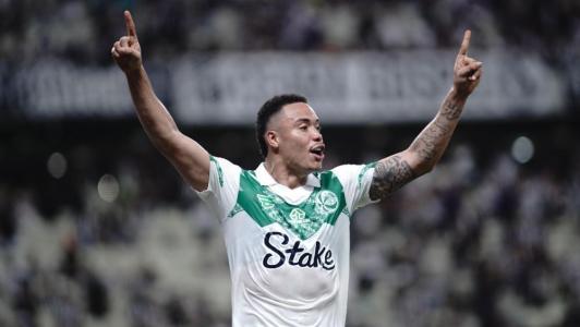 Mandaca, do Juventude, comemora gol sobre o Ceará, pela Série A