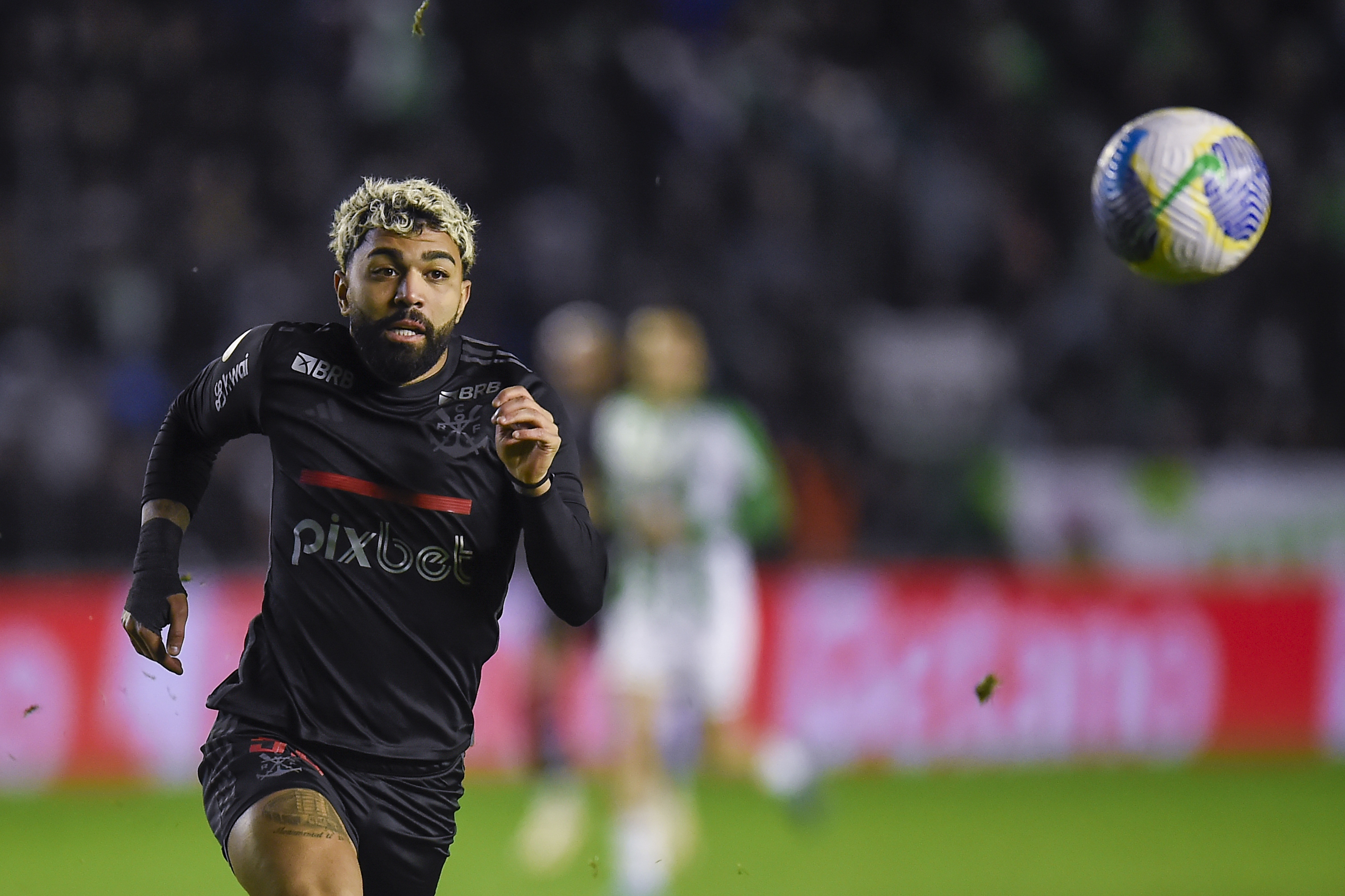 Tite explica Gabigol como reserva mesmo com Flamengo desfalcado
