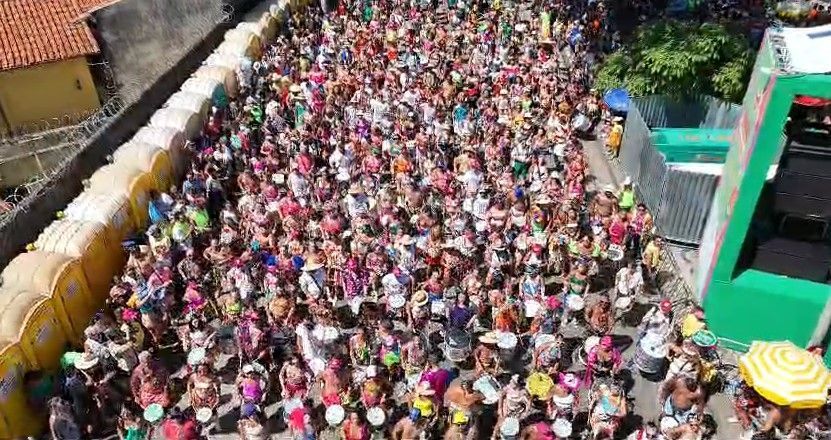 Carnaval BH 2024: veja imagens aéreas do bloco Juventude Bronzeada nesta terça-feira (13)