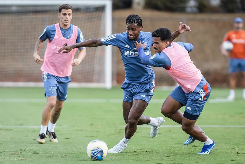 Kaiki dá 'nota máxima' para sua atuação e acirra briga por titularidade no Cruzeiro