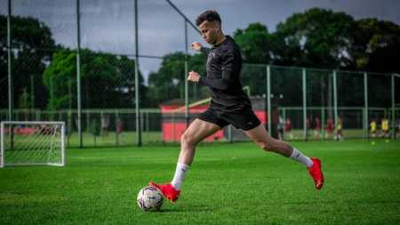 Kaio Jorge, atacante da Juventes, treinando no CT do Sport
