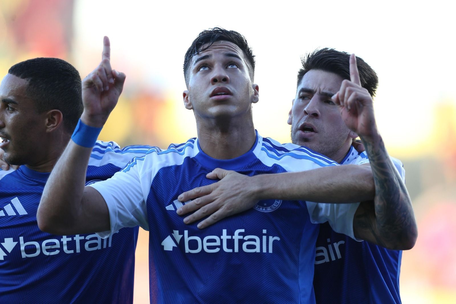 Kaio Jorge marca em goleada do Cruzeiro e se torna vice-artilheiro do Brasileiro